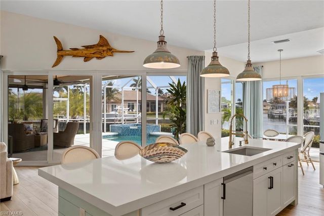 829 Wintergreen CT, Marco Island, FL 34145