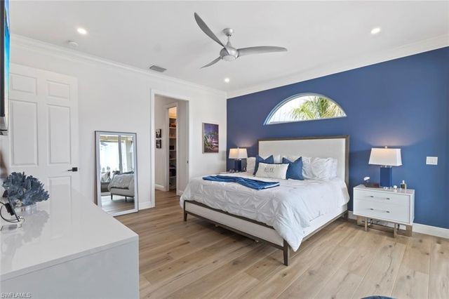 829 Wintergreen CT, Marco Island, FL 34145