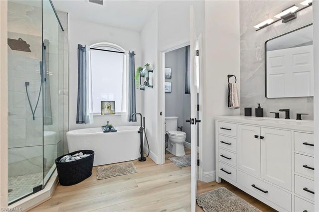 829 Wintergreen CT, Marco Island, FL 34145