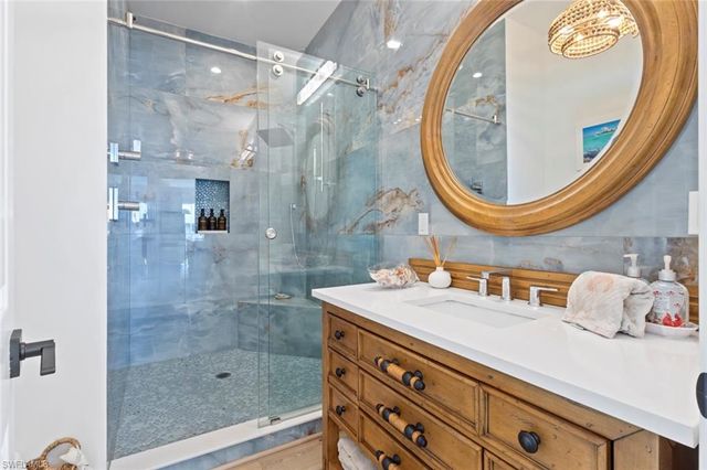 829 Wintergreen CT, Marco Island, FL 34145