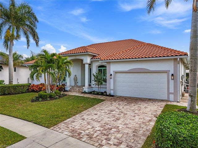 829 Wintergreen CT, Marco Island, FL 34145