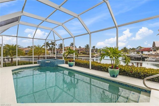 829 Wintergreen CT, Marco Island, FL 34145