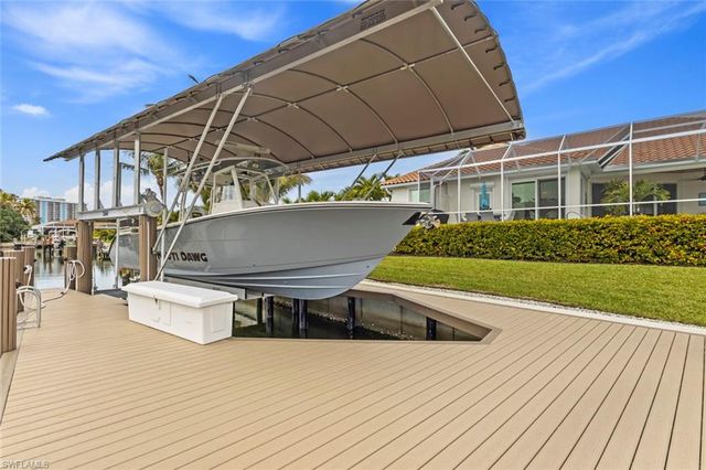 829 Wintergreen CT, Marco Island, FL 34145