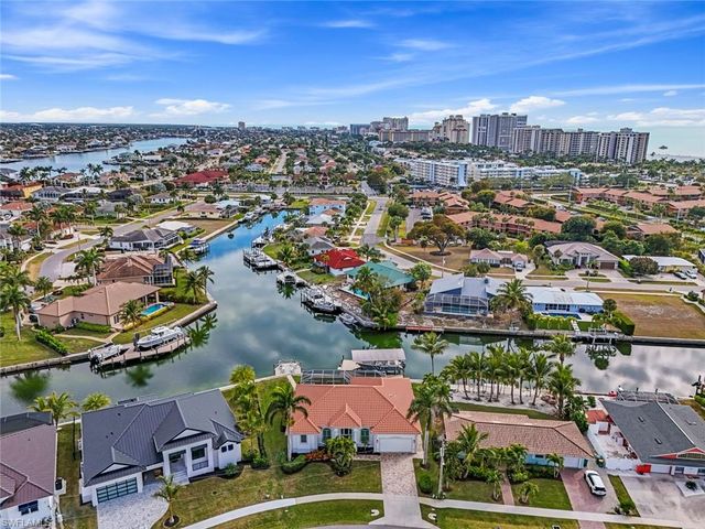 829 Wintergreen CT, Marco Island, FL 34145