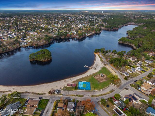 1400 Lawrence Avenue, Toms River, NJ 08757