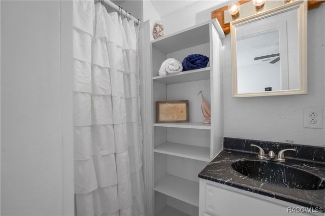 5463 S Withlapopka Drive, Floral City, FL 34436