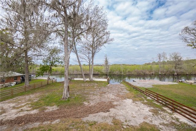 5463 S Withlapopka Drive, Floral City, FL 34436