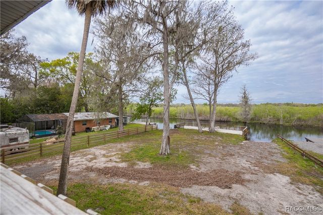 5463 S Withlapopka Drive, Floral City, FL 34436