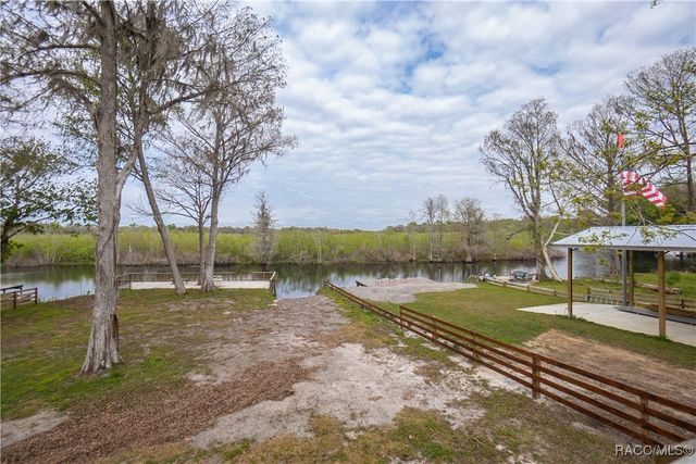 5463 S Withlapopka Drive, Floral City, FL 34436