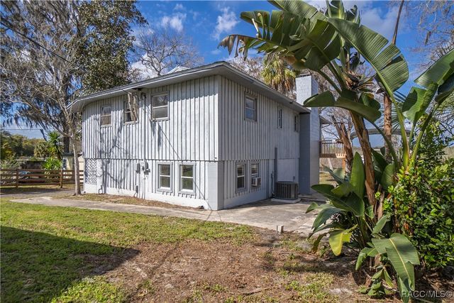 5463 S Withlapopka Drive, Floral City, FL 34436