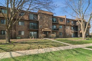 129 W Brandon Court D14, Palatine, IL 60067