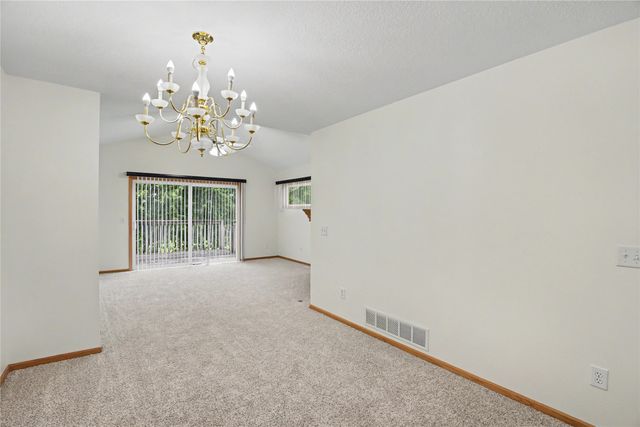 1121 10th Avenue NW, Altoona, IA 50009