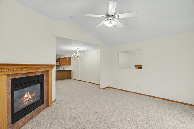 1121 10th Avenue NW, Altoona, IA 50009