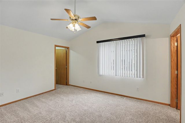 1121 10th Avenue NW, Altoona, IA 50009