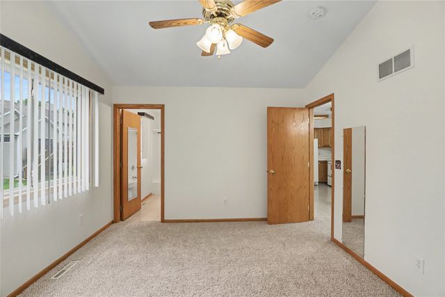 1121 10th Avenue NW, Altoona, IA 50009