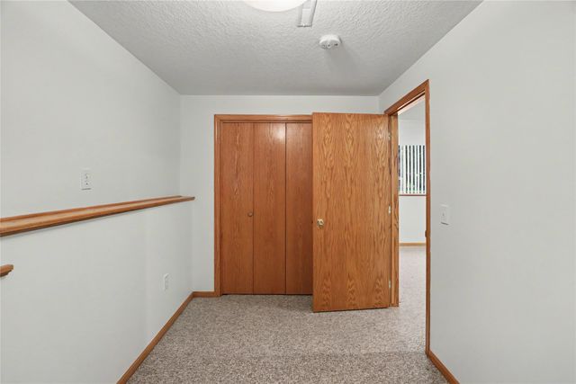 1121 10th Avenue NW, Altoona, IA 50009