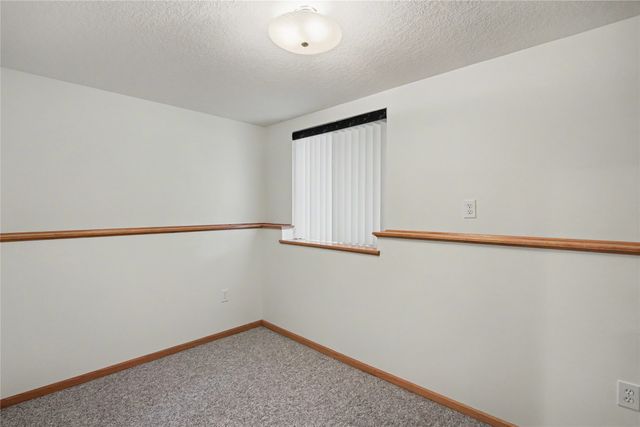 1121 10th Avenue NW, Altoona, IA 50009
