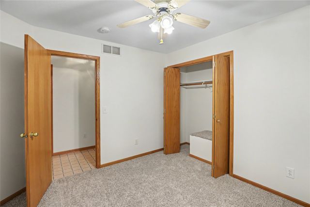 1121 10th Avenue NW, Altoona, IA 50009
