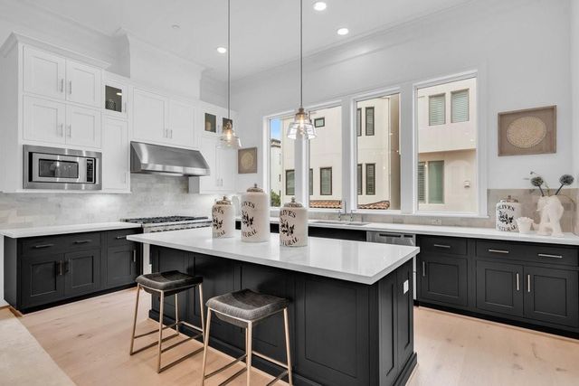 5334 Paseo Caceres Drive, Houston, TX 77007