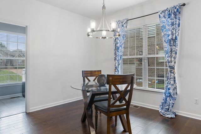 137 Burntash Ln, Hendersonville, TN 37075