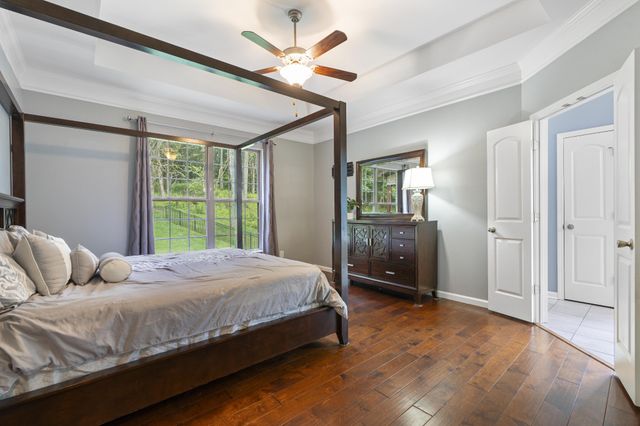 137 Burntash Ln, Hendersonville, TN 37075