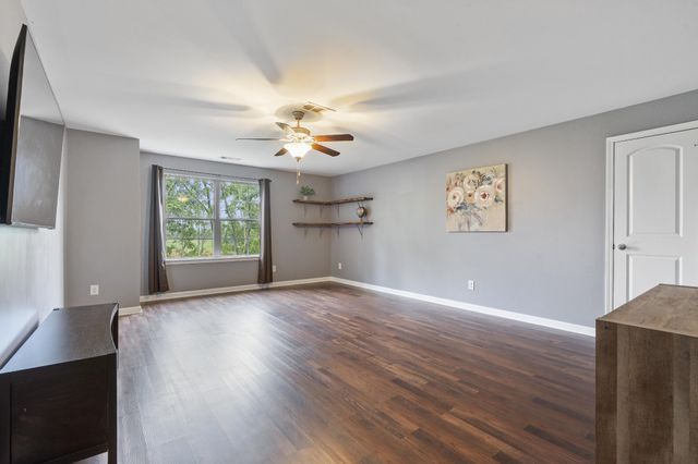 137 Burntash Ln, Hendersonville, TN 37075