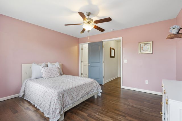 137 Burntash Ln, Hendersonville, TN 37075