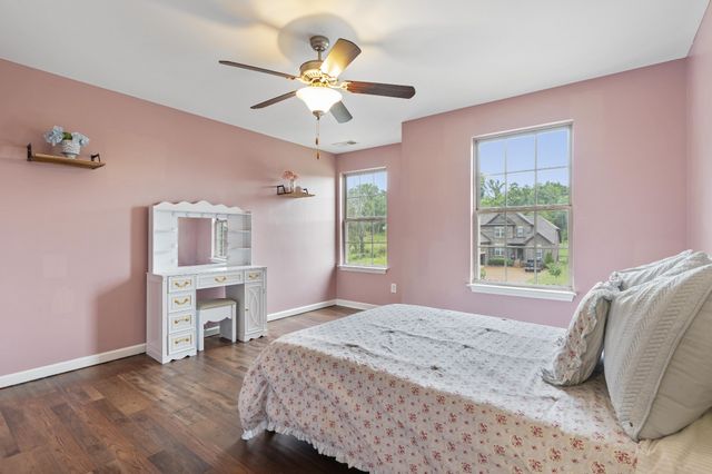 137 Burntash Ln, Hendersonville, TN 37075