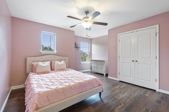 137 Burntash Ln, Hendersonville, TN 37075