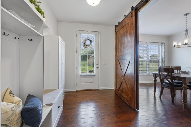 137 Burntash Ln, Hendersonville, TN 37075