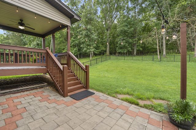137 Burntash Ln, Hendersonville, TN 37075