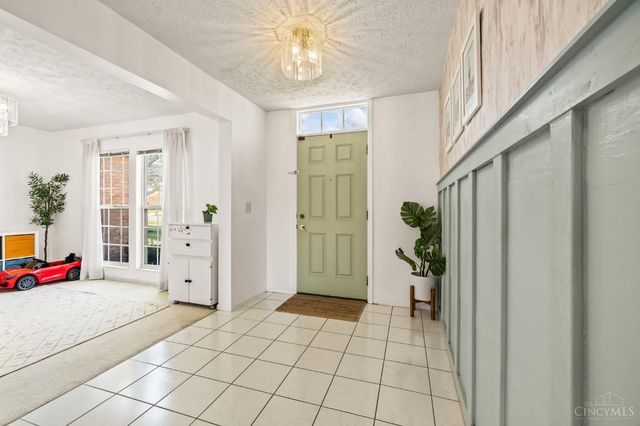 3889 Brockton Drive, Colerain Twp, OH 45251