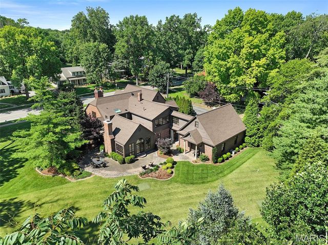 1239 Saint Louis Street, Edwardsville, IL 62025