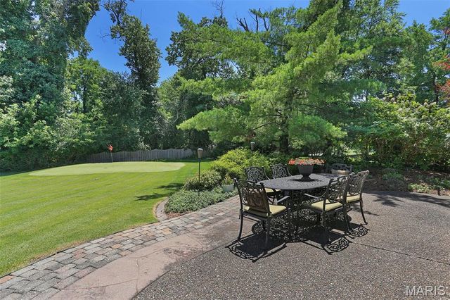 1239 Saint Louis Street, Edwardsville, IL 62025