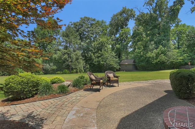 1239 Saint Louis Street, Edwardsville, IL 62025
