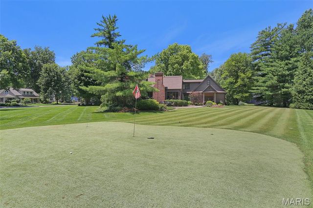 1239 Saint Louis Street, Edwardsville, IL 62025