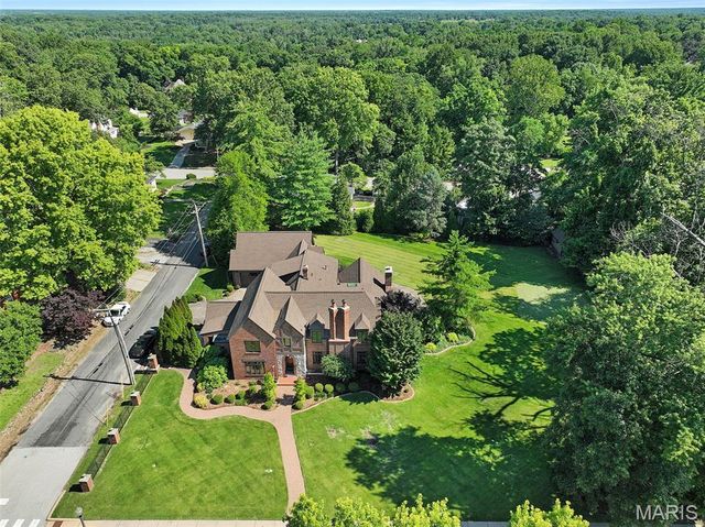 1239 Saint Louis Street, Edwardsville, IL 62025