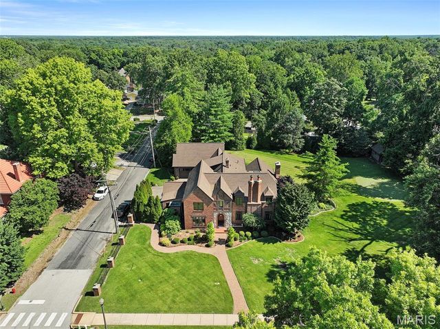1239 Saint Louis Street, Edwardsville, IL 62025