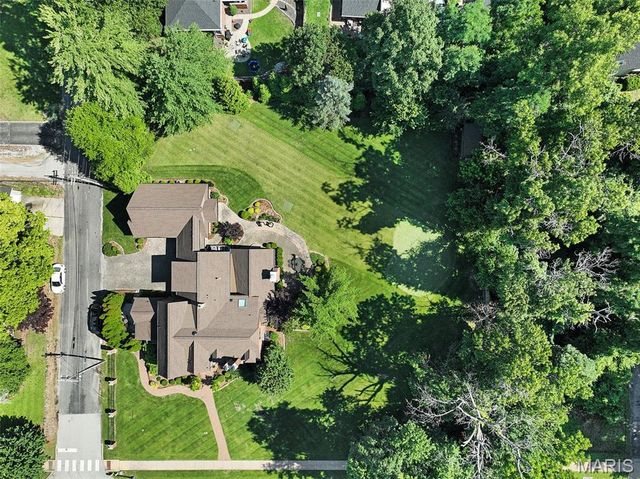 1239 Saint Louis Street, Edwardsville, IL 62025