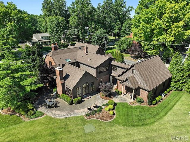 1239 Saint Louis Street, Edwardsville, IL 62025