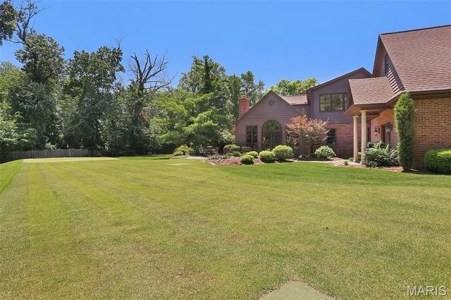 1239 Saint Louis Street, Edwardsville, IL 62025