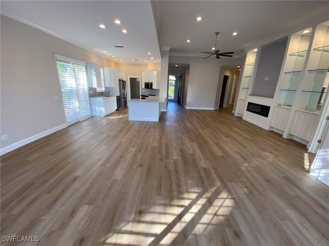 2740 Island Pond LN, Naples, FL 34119