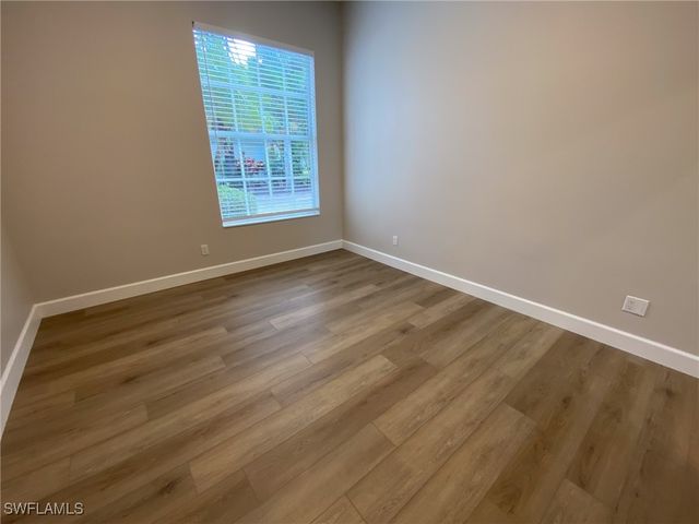 2740 Island Pond LN, Naples, FL 34119