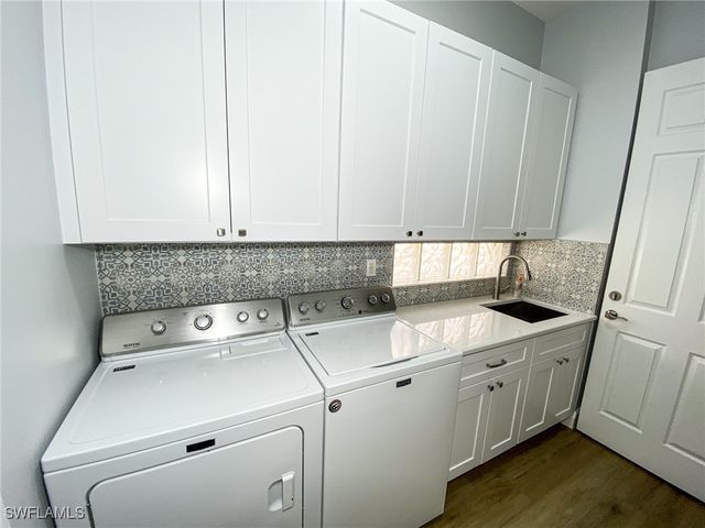 2740 Island Pond LN, Naples, FL 34119