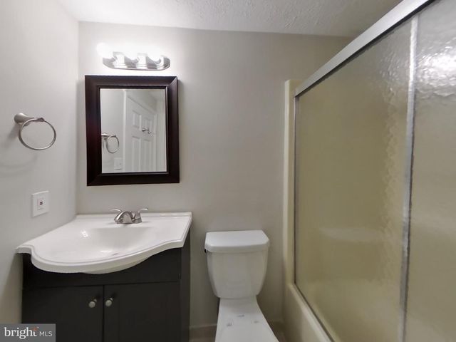 3695 MASTHEAD TRL, Triangle, VA 22172