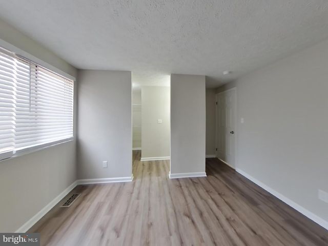 3695 MASTHEAD TRL, Triangle, VA 22172