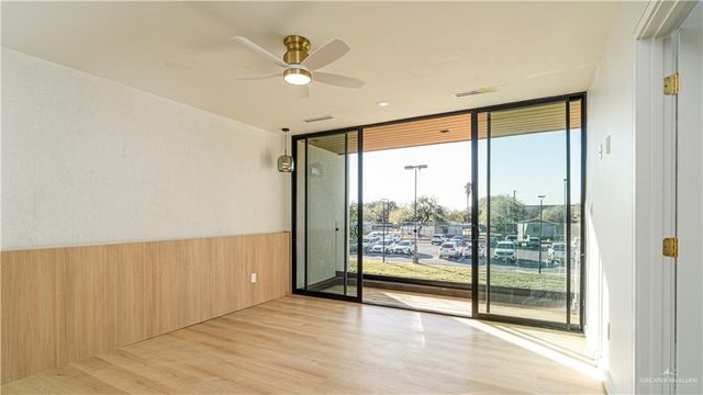 1410 S 7th Avenue, Edinburg, TX 78539