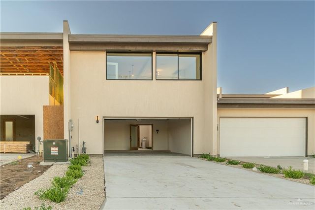 1410 S 7th Avenue, Edinburg, TX 78539