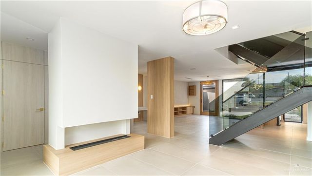 1410 S 7th Avenue, Edinburg, TX 78539