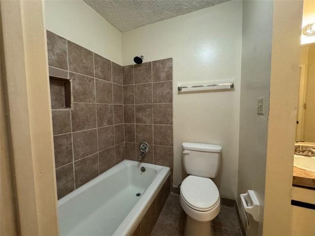5140 High Point Road 21, Union City, GA 30291